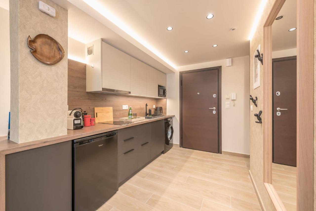 Beautiful & Renovated Aprtm In Piraeusアパートメント エクステリア 写真