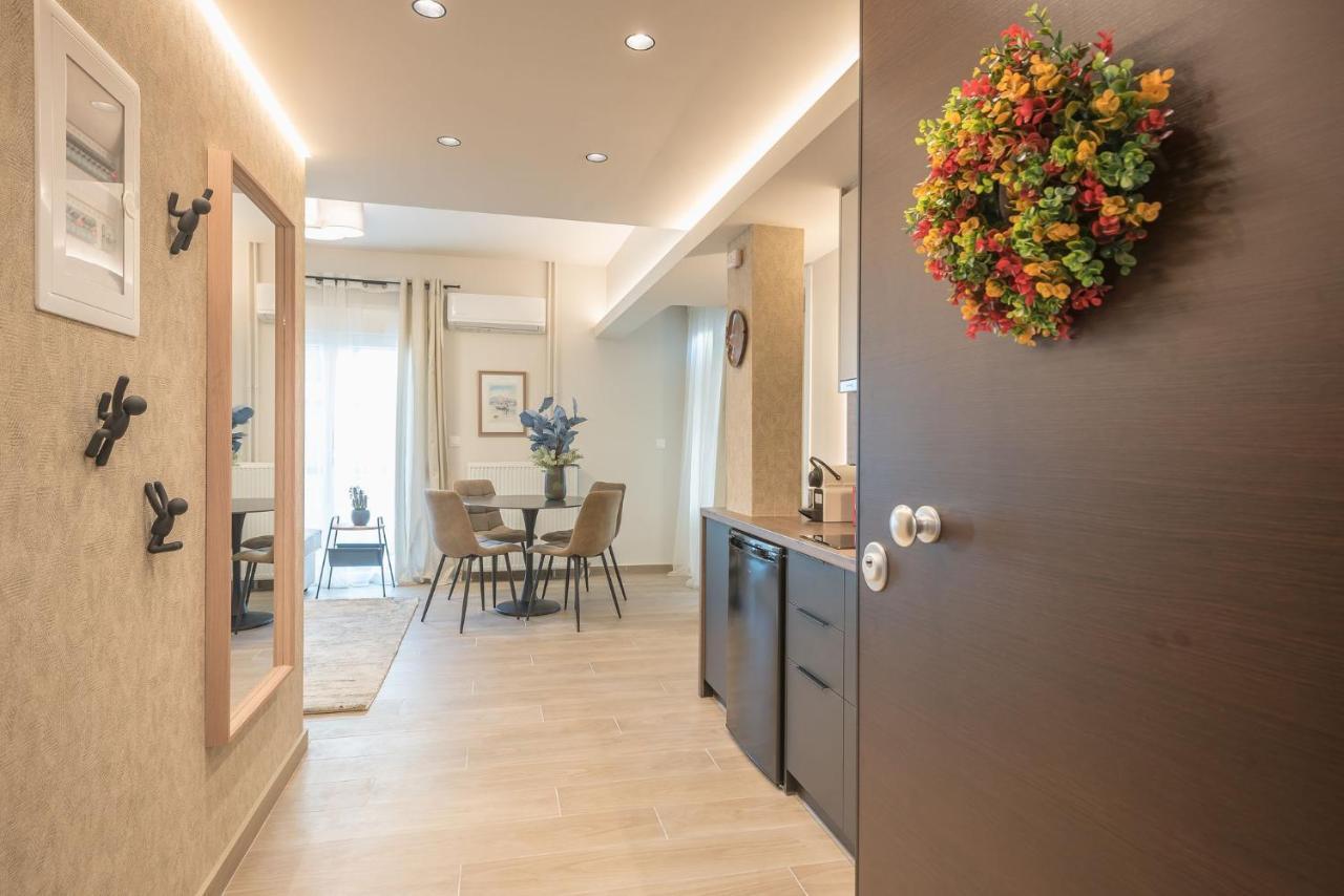 Beautiful & Renovated Aprtm In Piraeusアパートメント エクステリア 写真