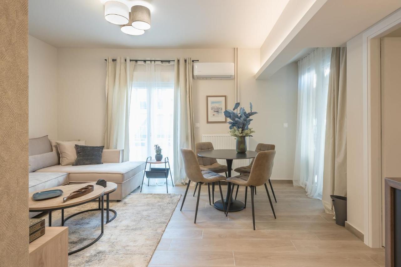 Beautiful & Renovated Aprtm In Piraeusアパートメント エクステリア 写真