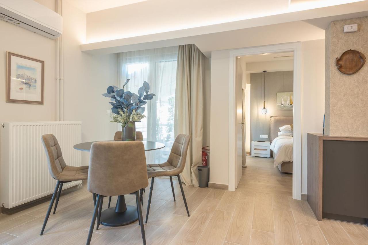 Beautiful & Renovated Aprtm In Piraeusアパートメント エクステリア 写真